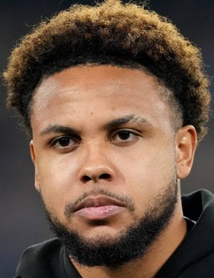 Маккенни, Уэстон