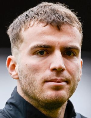 Джордан Байер, Луи