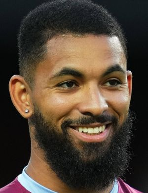 Луиз, Дуглас