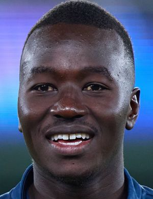 Гуэ, Папе Алассан