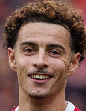 Джонс, Кертис