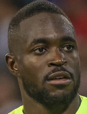 Мвого, Ивон