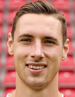 Кор, Доминик