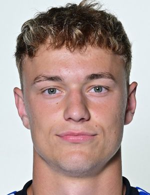 Карабек, Адам