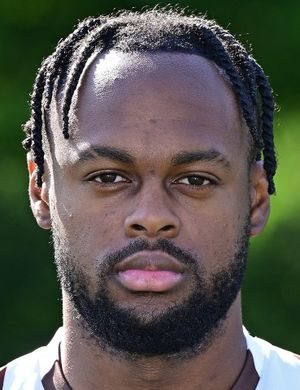 Джейд-Джонс, Рикки