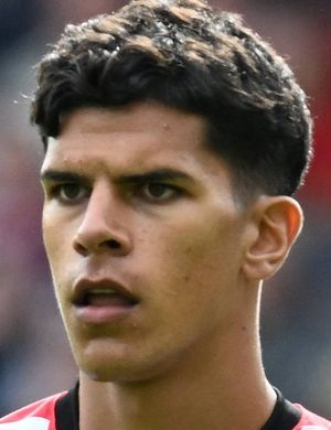 Фернандес, Матеус