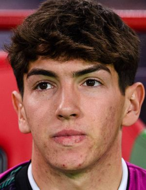 Риэльвес, Марио Мартин