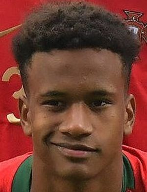 Анжос, Лукас