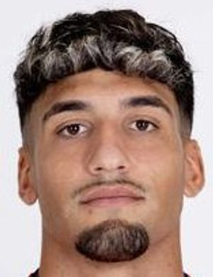 Бенито, Икер