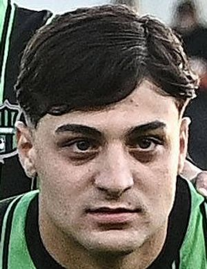 Леоне, Кевин