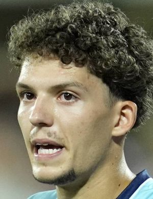 Печи, Армин