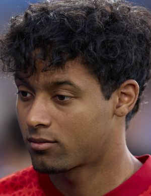 Гарса, Джастин