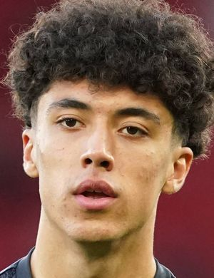 Уитли, Этан