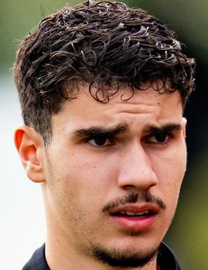 ван Перси, Шакил