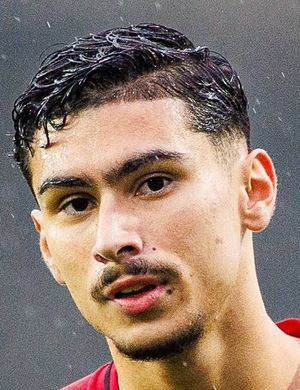 Унувар, Эмре