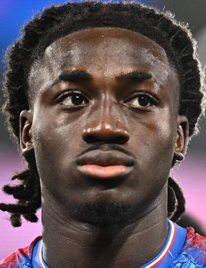 Агбиноне, Эшер