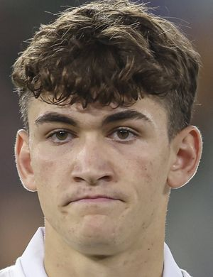 Флорес, Матео