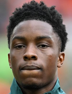 Куасси, Крист-Оуэн