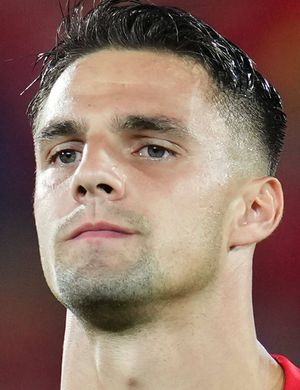 Вальент, Мартин