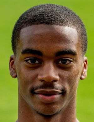 Oudsten, Rojendro Jeveraino