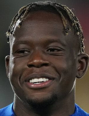 Закария, Денис